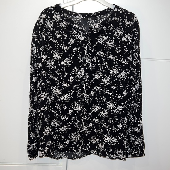 Dainty Black & White Floral Rayon Blouse - Picture 2 of 5